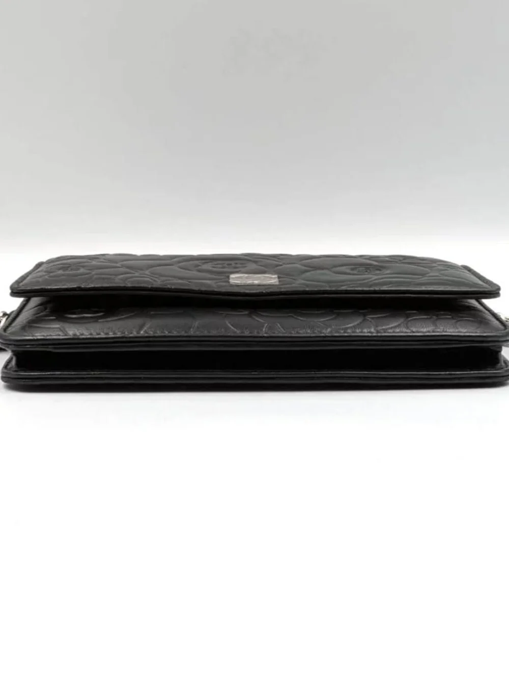 Pre-owned Chanel Camellia Embossed Lambskin Wallet On Chain Black - Picture 5 of 13